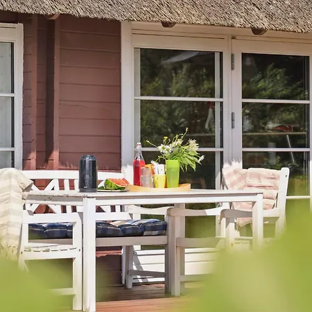 Ginnie - 300m From The Sea By Interhome