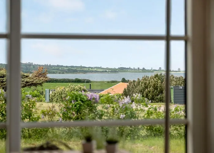 Ginnie - 300m From The Sea By Interhome *