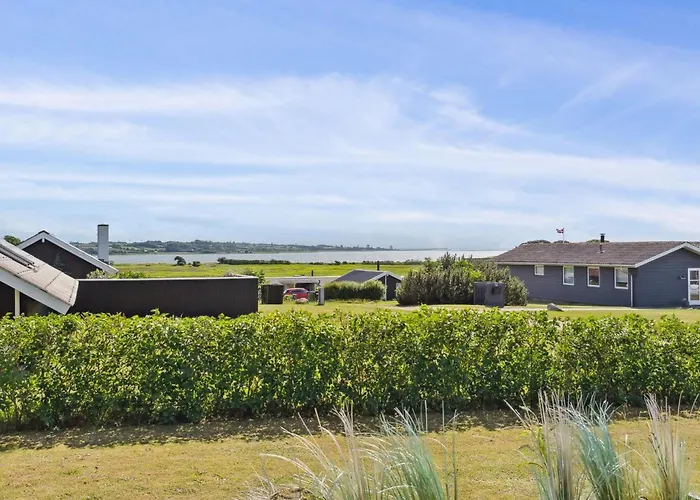 Ginnie - 300m From The Sea By Interhome